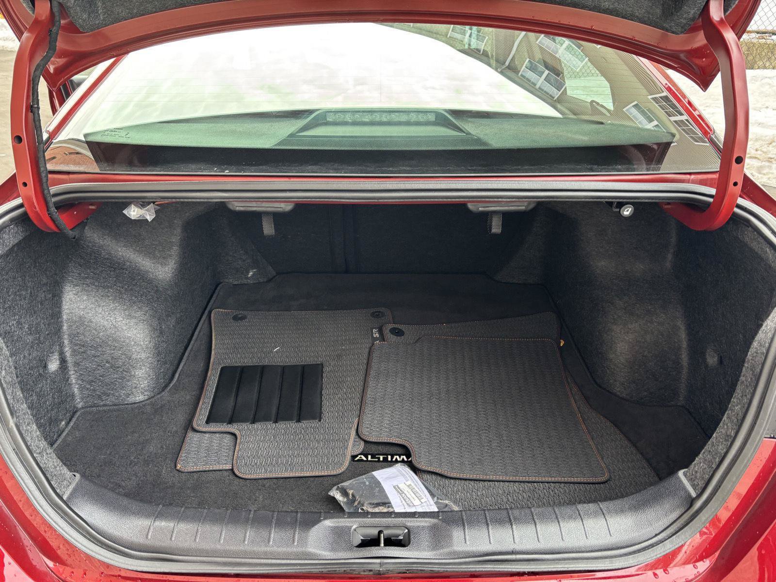Used 2024 Nissan Altima 2.5 SR w/ SR Premium Package FWD image 23