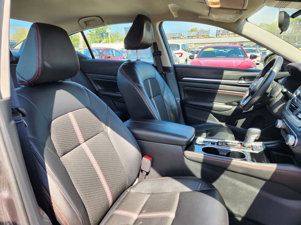 Used 2023 Nissan Altima 2.5 SR AWD/4WD image 16