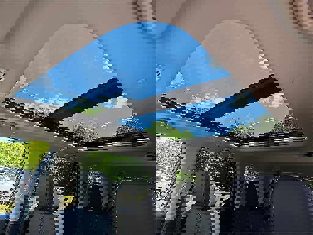 New 2025 Honda Pilot Touring image 11