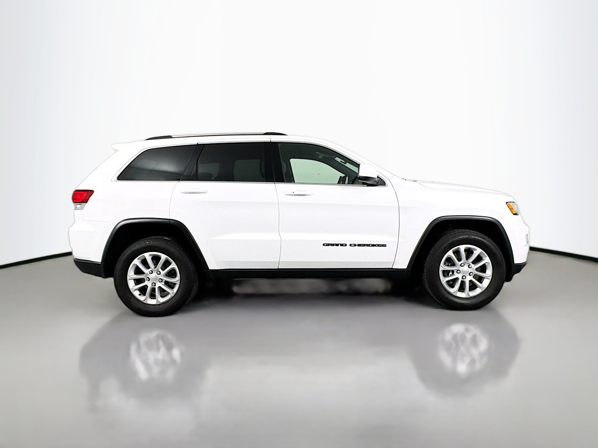 Used 2021 Jeep Grand Cherokee Laredo X AWD/4WD image 8
