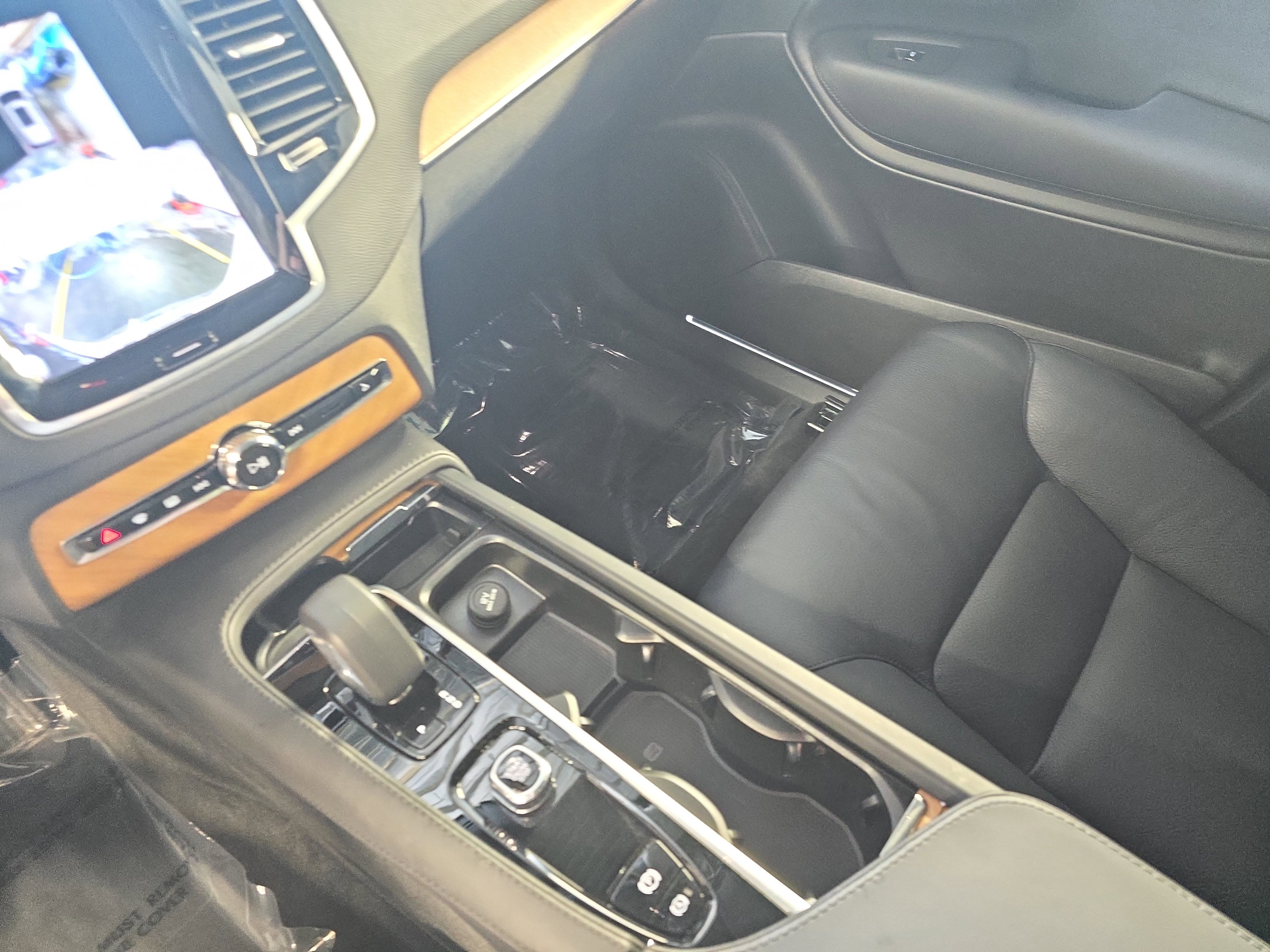 Used 2024 Volvo XC90 B6 Plus w/ Protection Package Premier AWD/4WD image 23