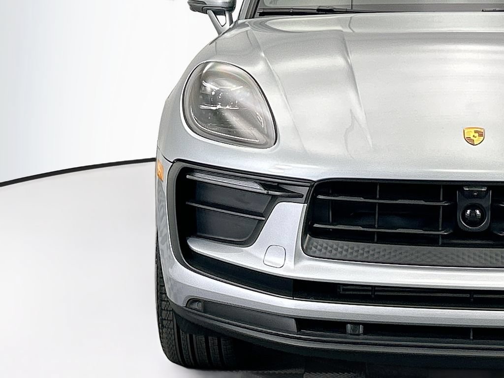 Used 2026 Porsche Macan AWD/4WD image 12