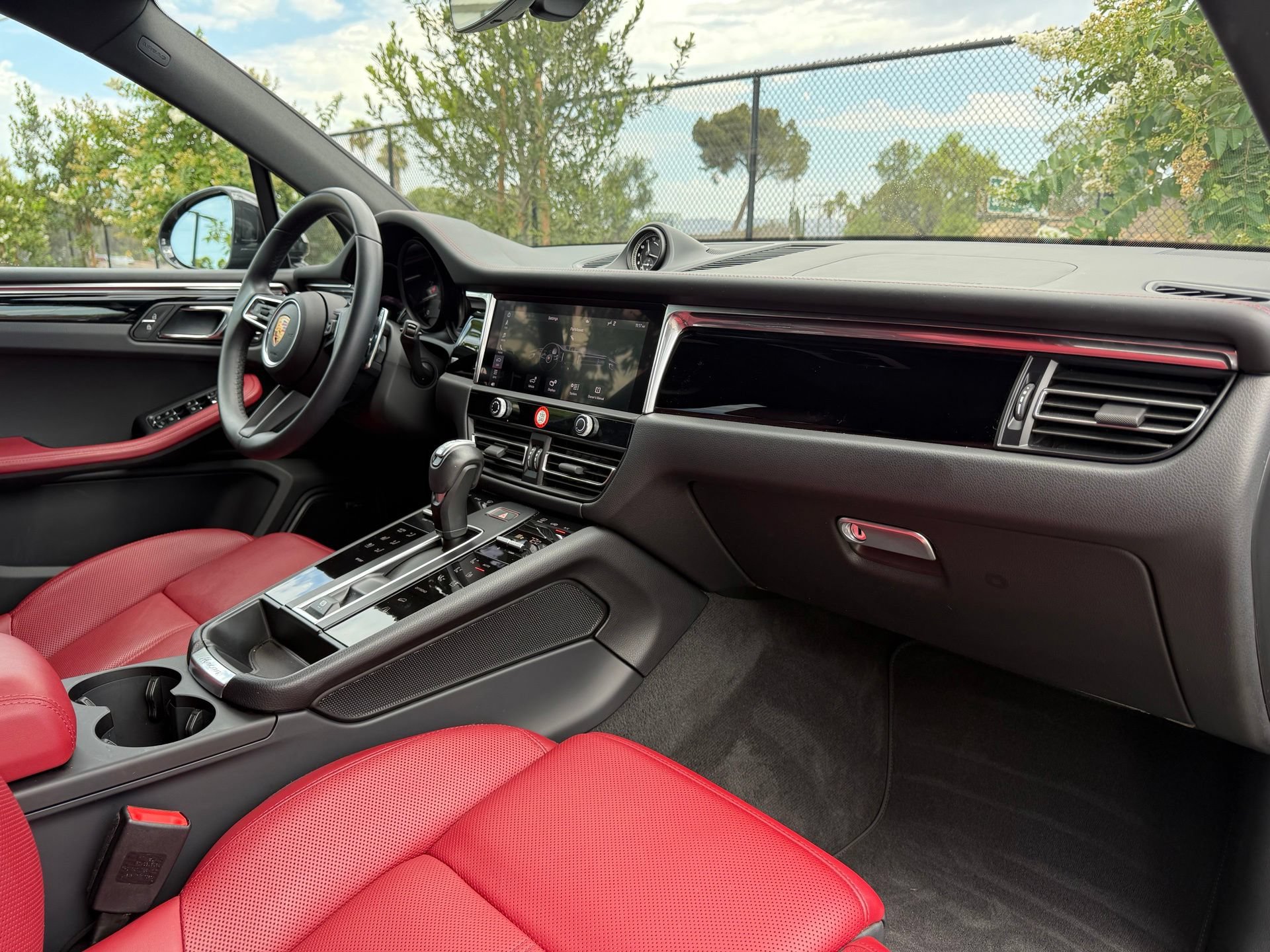 New 2025 Porsche Macan AWD/4WD image 26