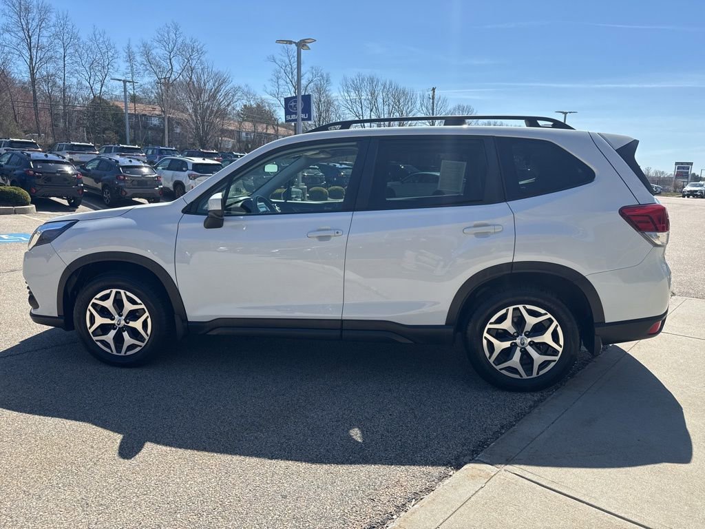 Used 2023 Subaru Forester Premium image 5