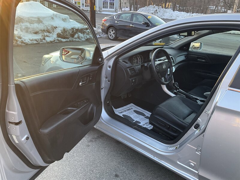 Used 2013 Honda Accord EX-L image 17