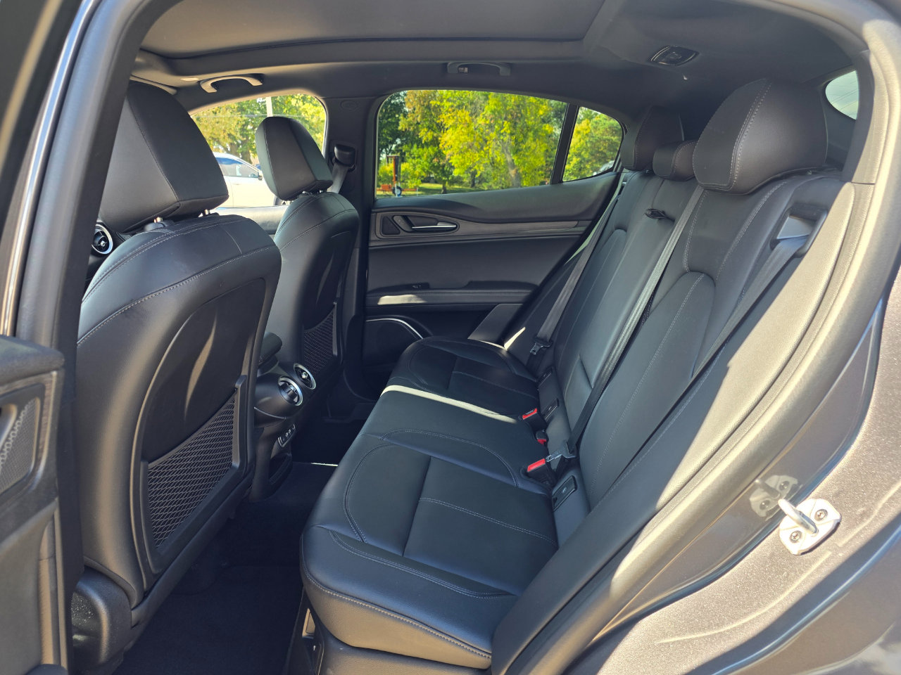 Used 2022 Alfa Romeo Stelvio Ti image 14