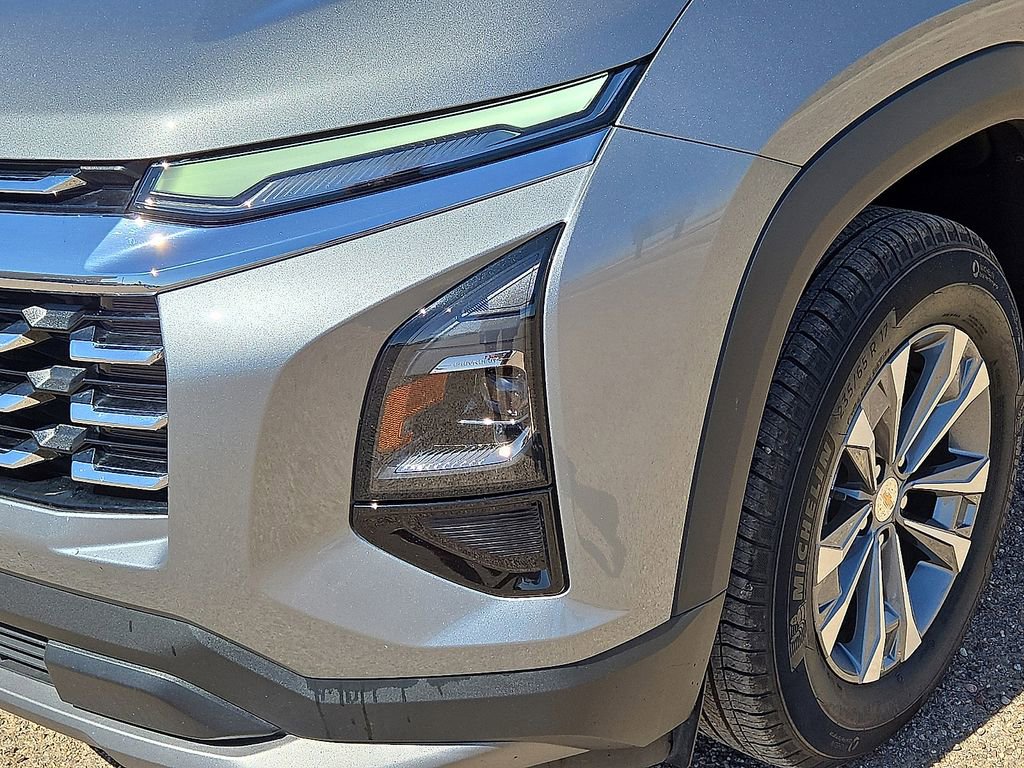 Used 2025 Chevrolet Equinox LT AWD/4WD image 9