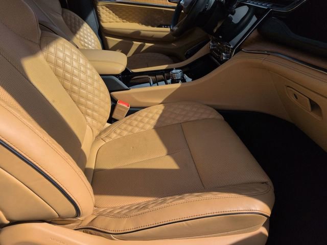 Certified 2025 Jeep Grand Cherokee Summit w/ Obsidian Package image 32