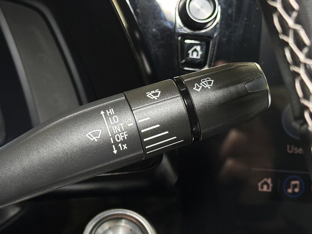 Used 2022 Chevrolet Corvette Stingray Preferred Cpe w/ Battery Protection Package RWD image 32