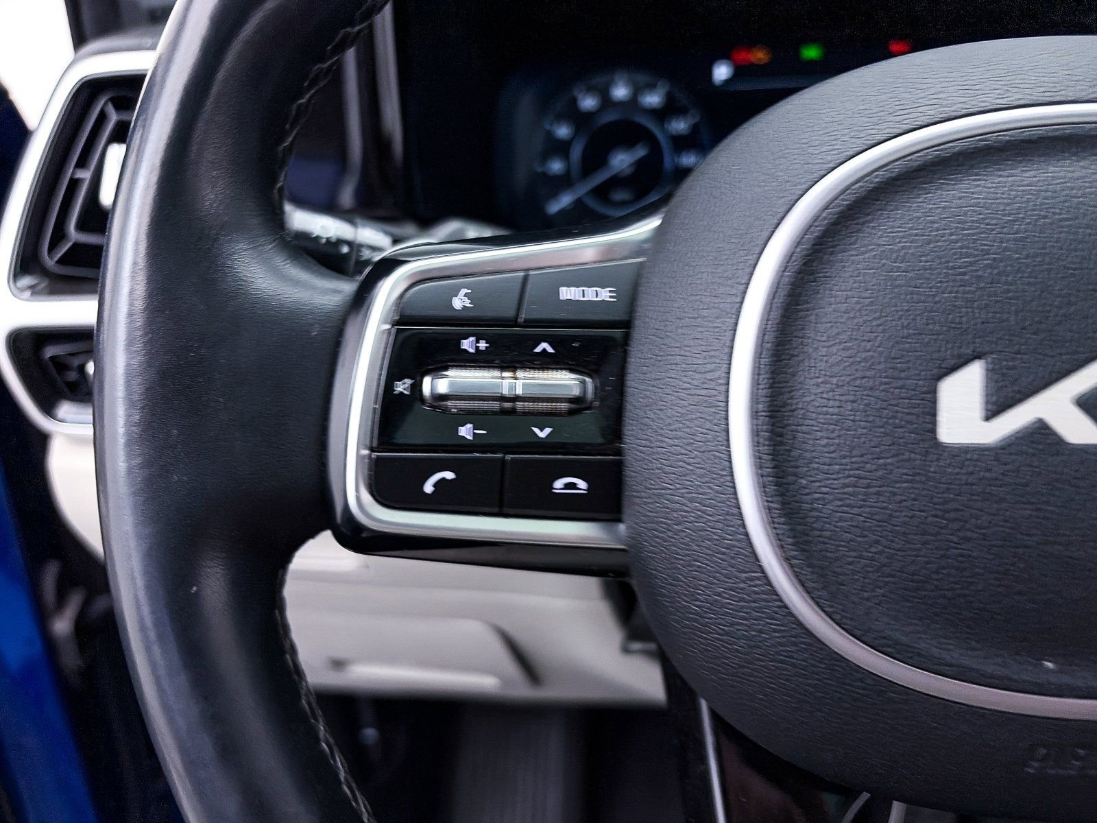 Used 2022 Kia Sorento SX image 31