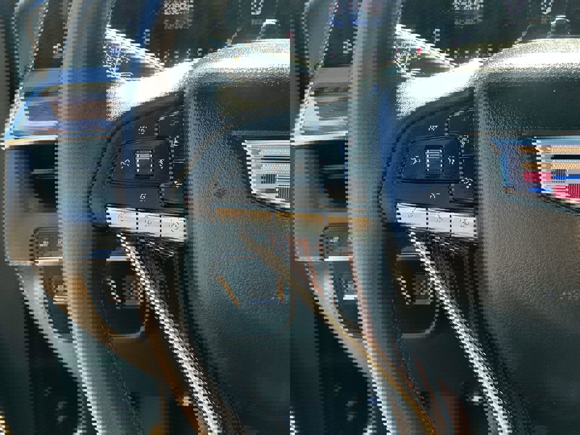 Certified 2023 Cadillac Escalade Premium Luxury w/ LPO, Radiant Package image 17