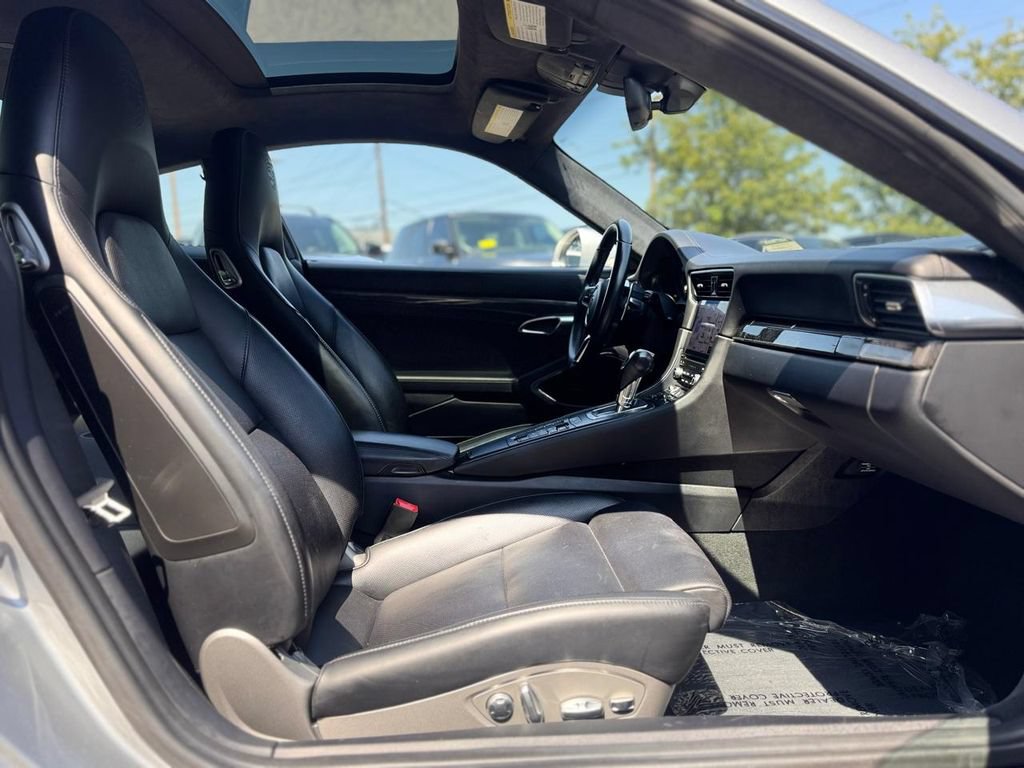 Used 2019 Porsche 911 Carrera 4S AWD/4WD image 26