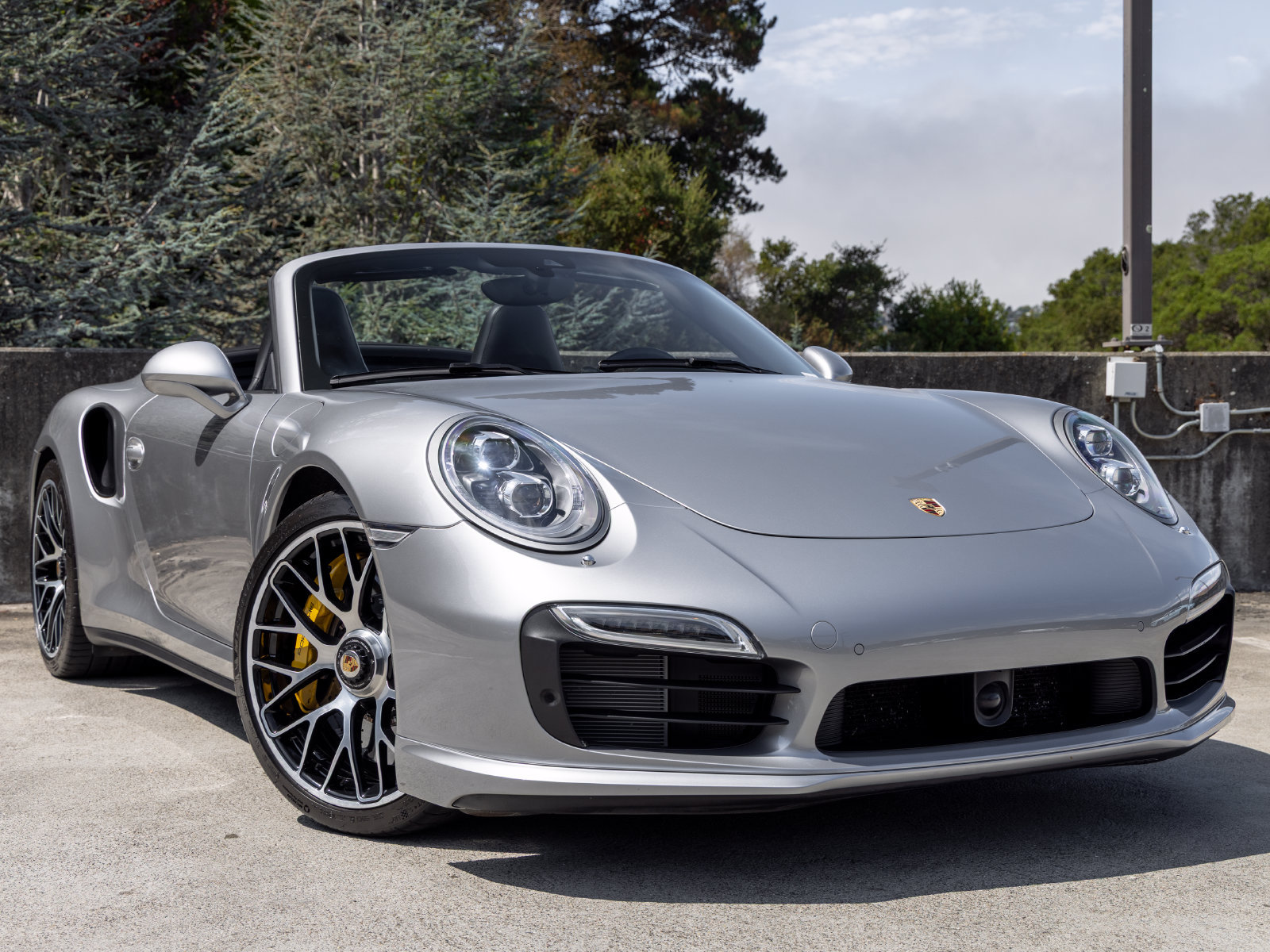 Used 2015 Porsche 911 Turbo S AWD/4WD image 9