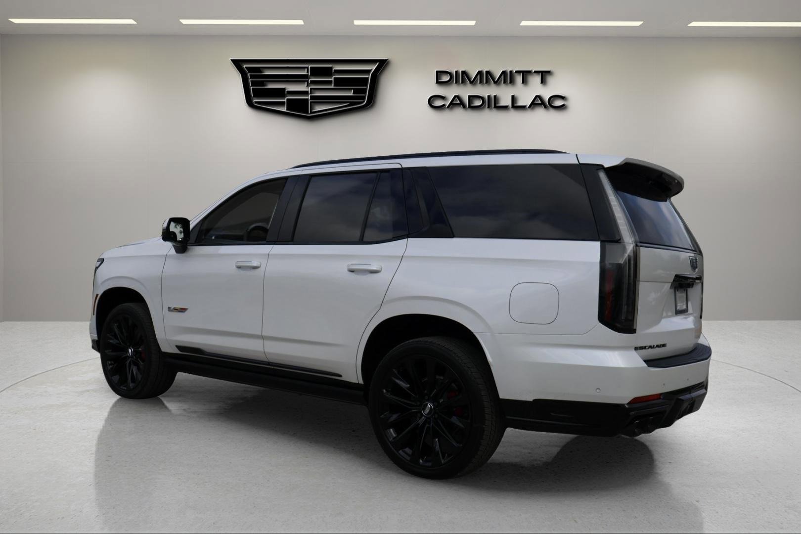 Used 2025 Cadillac Escalade V w/ LPO, ONYX Package image 3