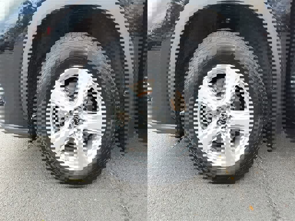 Used 2022 Toyota Highlander LE image 10