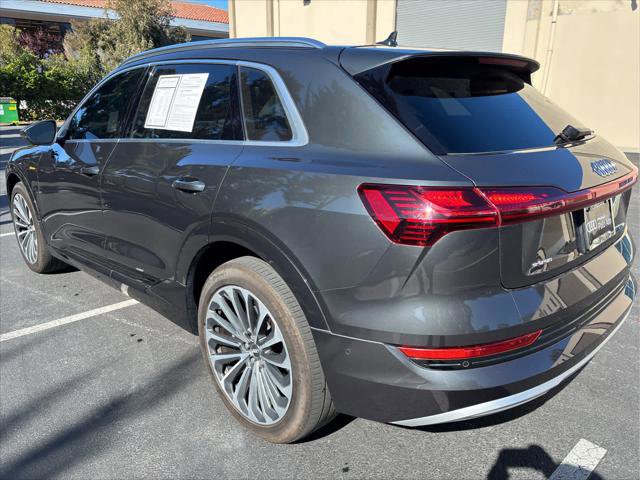 Used 2019 Audi e-tron Prestige w/ Prestige Package image 4