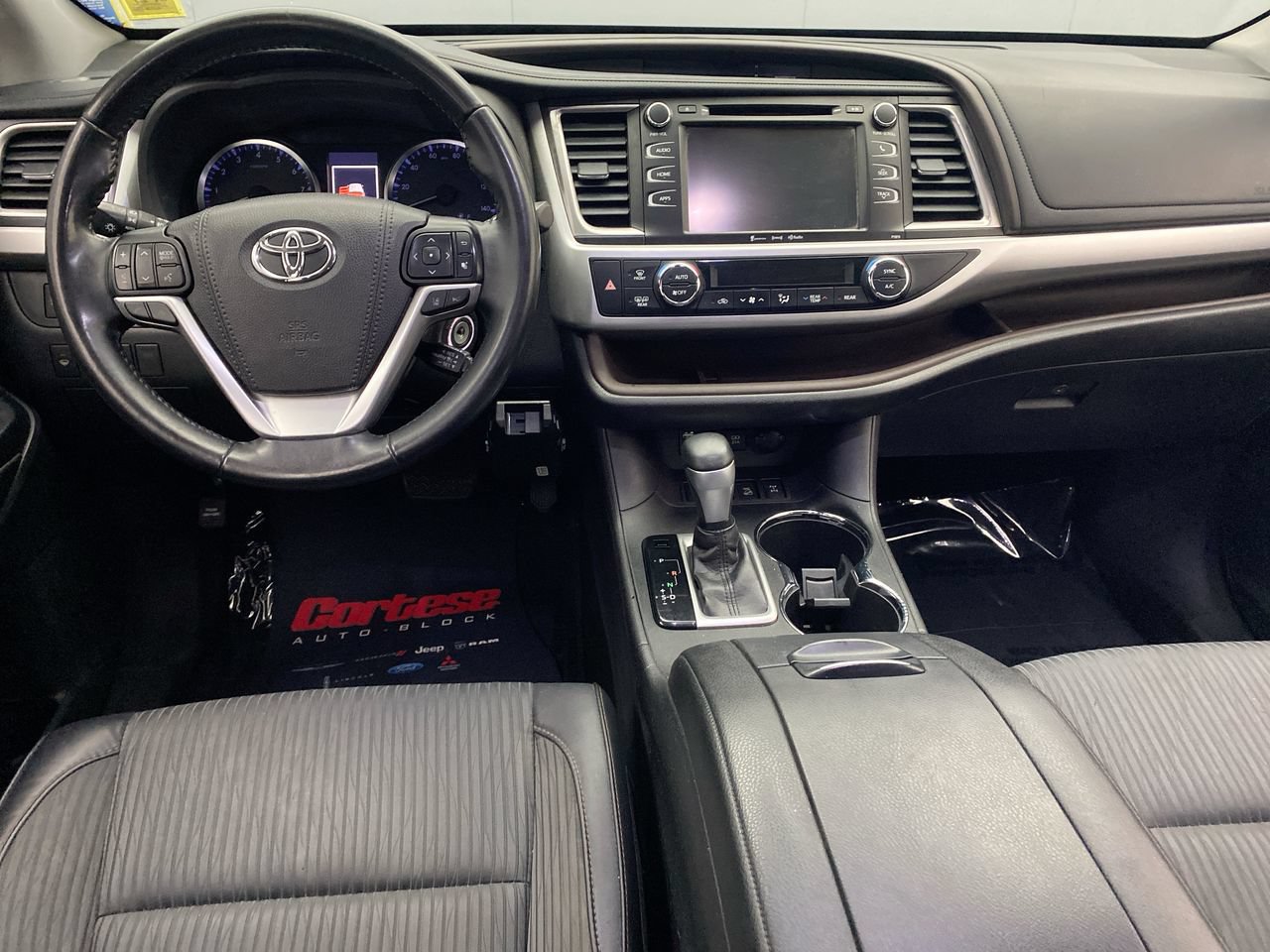Used 2018 Toyota Highlander Plus AWD/4WD image 15