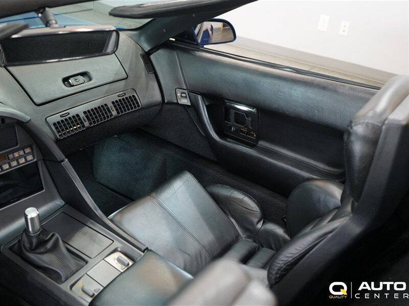 Used 1991 Chevrolet Corvette Convertible RWD image 31