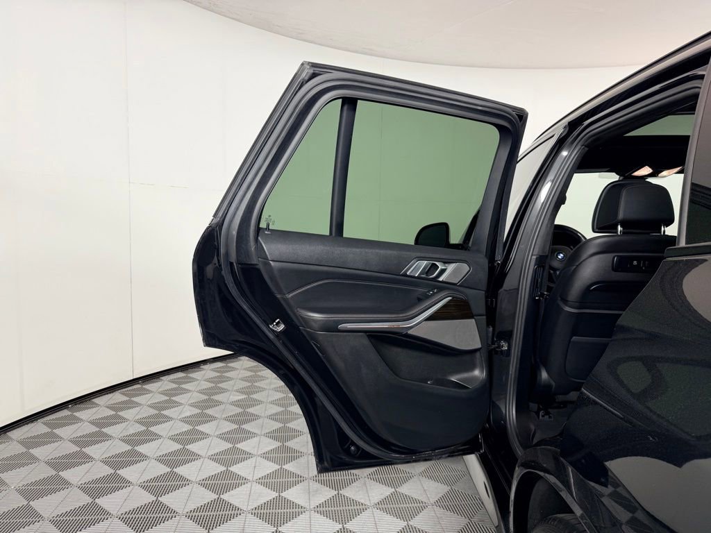 Used 2019 BMW X5 xDrive40i w/ M Sport Package AWD/4WD image 26
