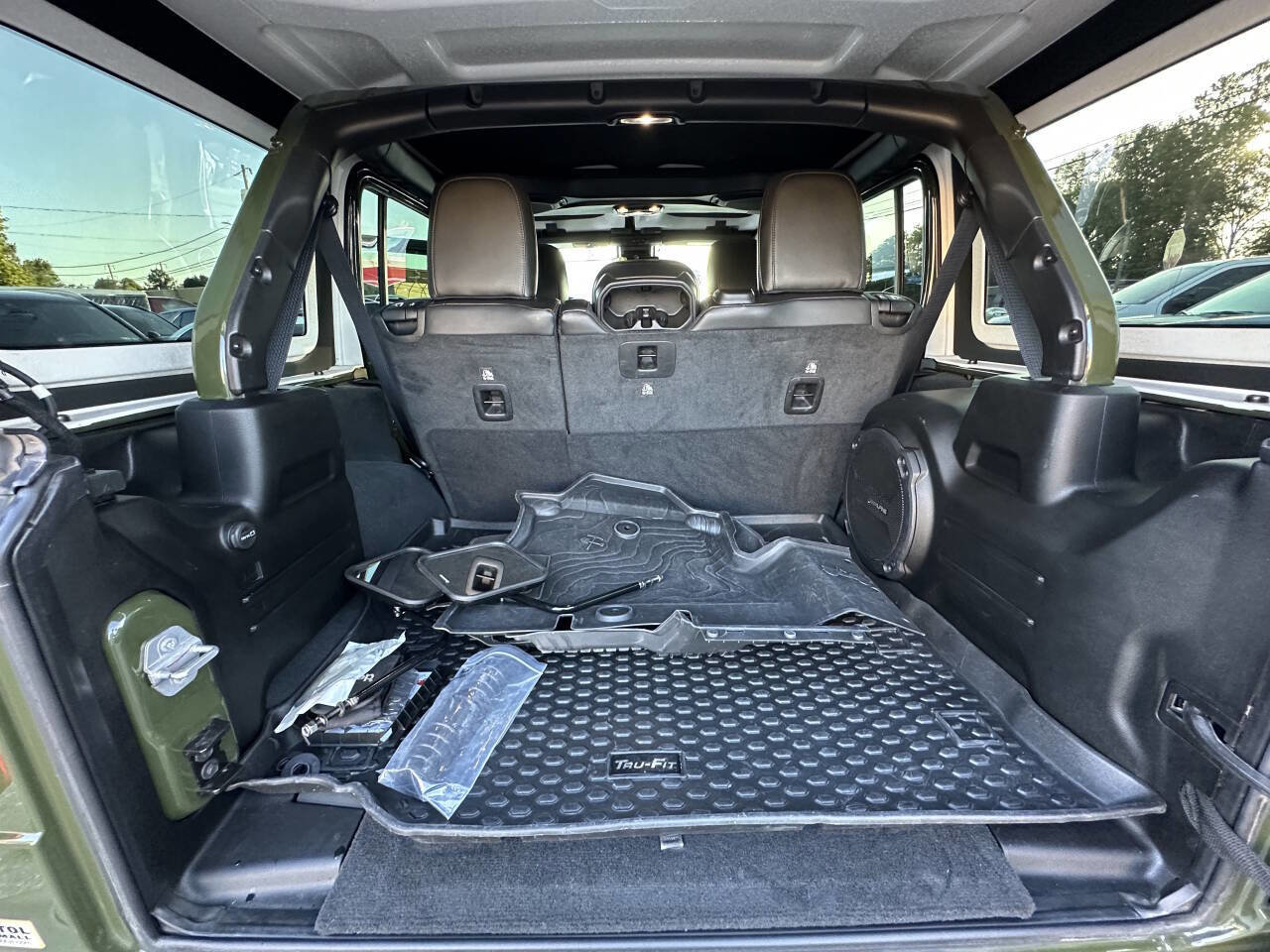 Used 2022 Jeep Wrangler Unlimited Rubicon w/ Trailer Tow Package image 32