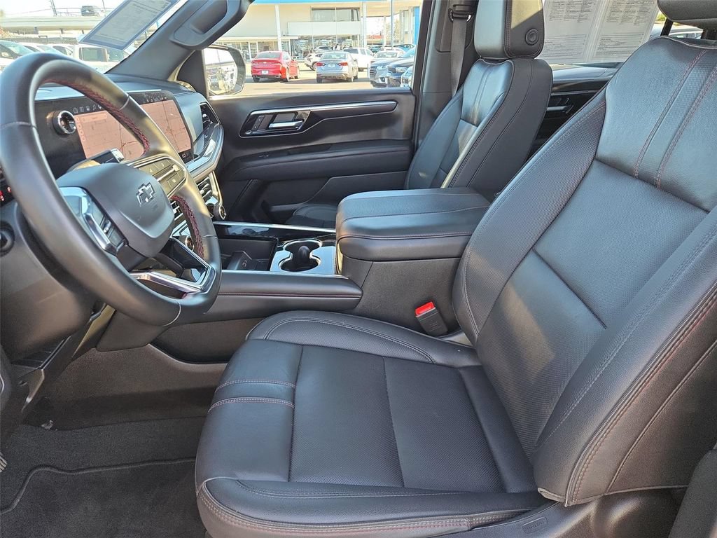 Certified 2025 Chevrolet Suburban RST w/ Sun And Tow Package RWD image 12
