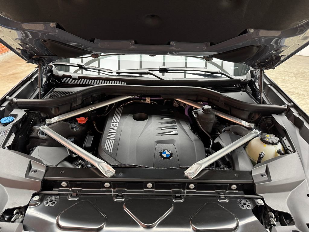 Certified 2025 BMW X7 xDrive40i w/ Executive Package image 28