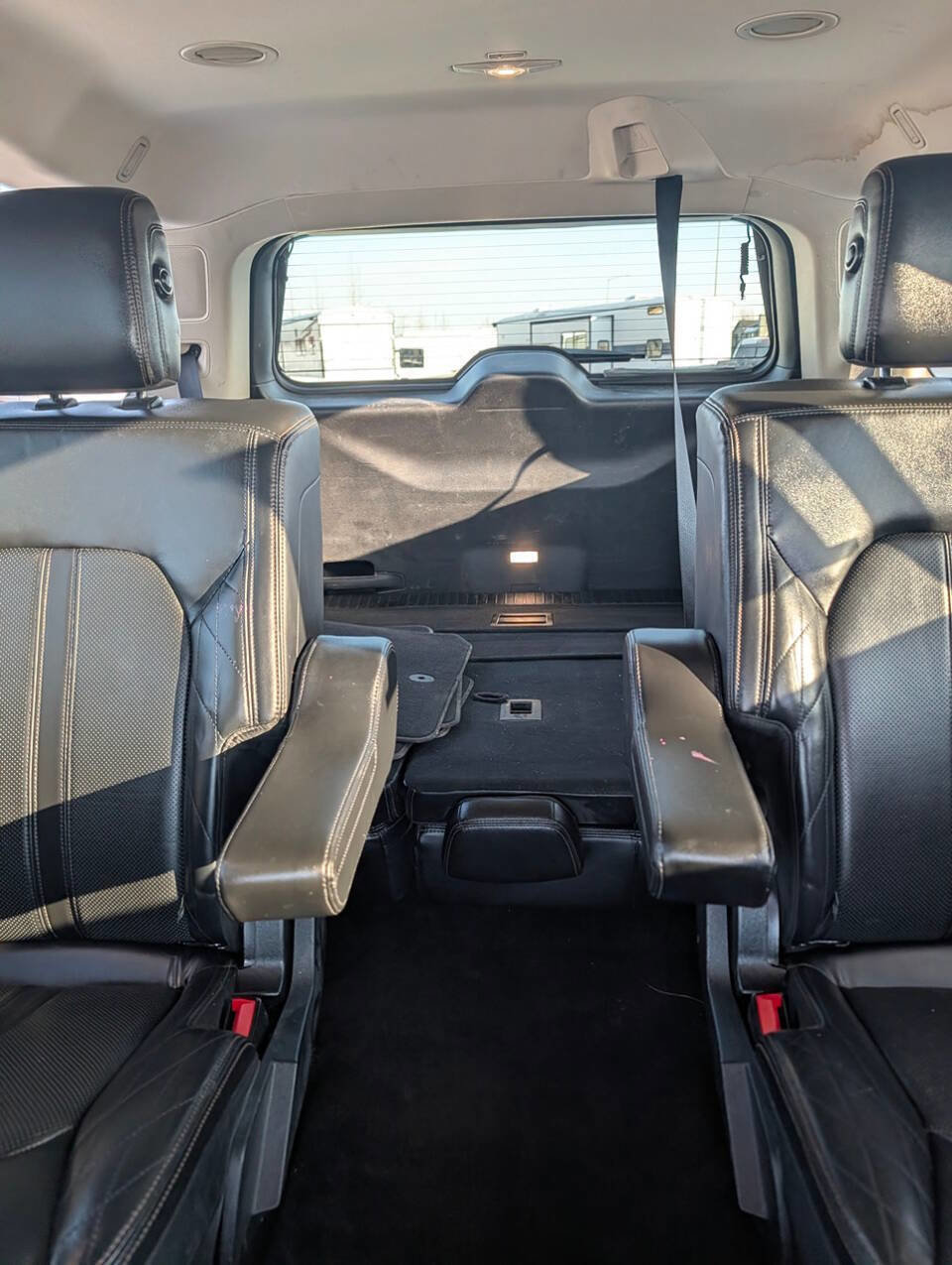 Used 2018 Ford Expedition Platinum AWD/4WD image 25