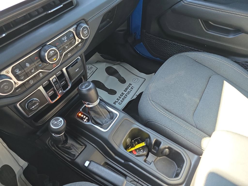 Used 2024 Jeep Wrangler Sahara image 29