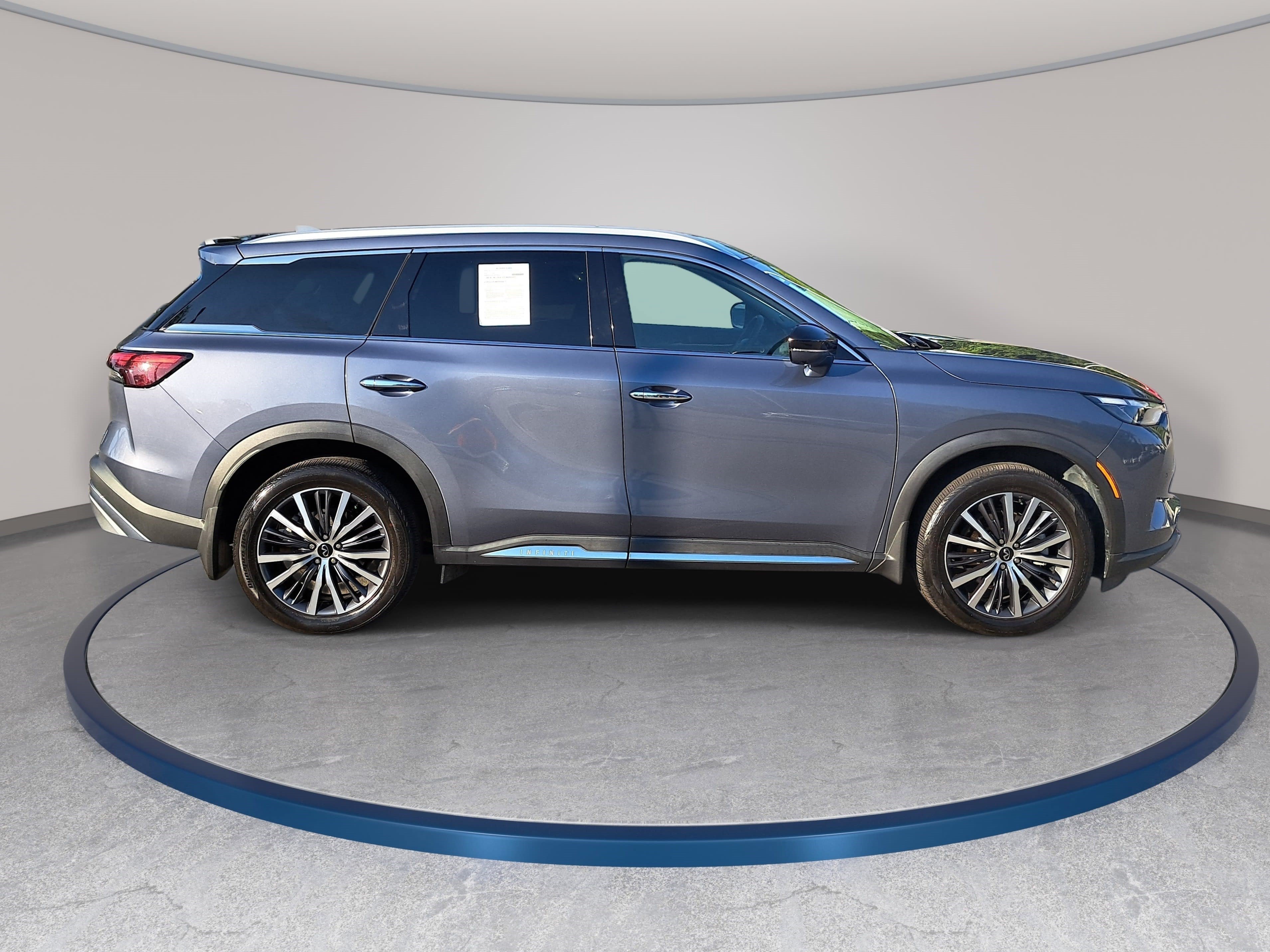 Used 2023 INFINITI QX60 Sensory w/ Vision Package AWD/4WD image 4