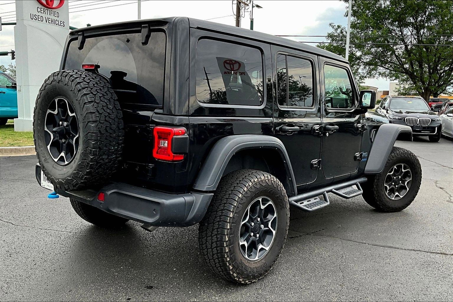 Used 2021 Jeep Wrangler Unlimited Rubicon 4xe w/ Cold Weather Group AWD/4WD image 6