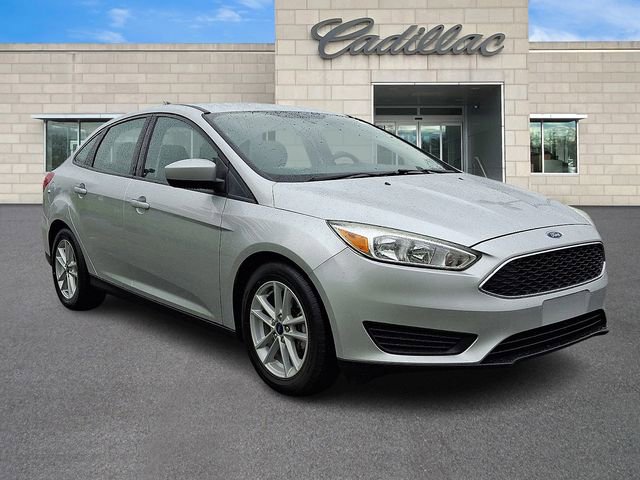 Used 2018 Ford Focus SE FWD image 2