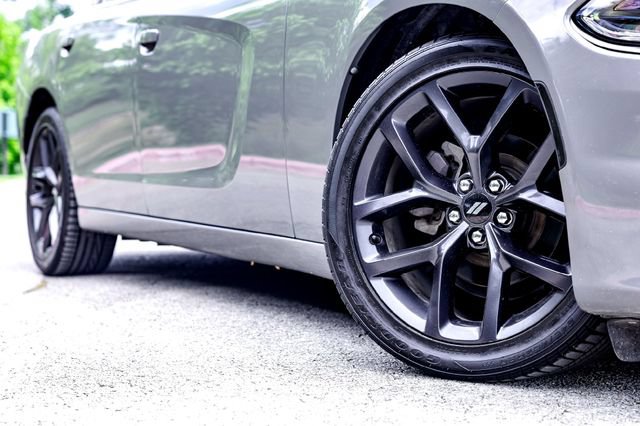Used 2019 Dodge Charger SXT w/ Plus Group RWD image 3