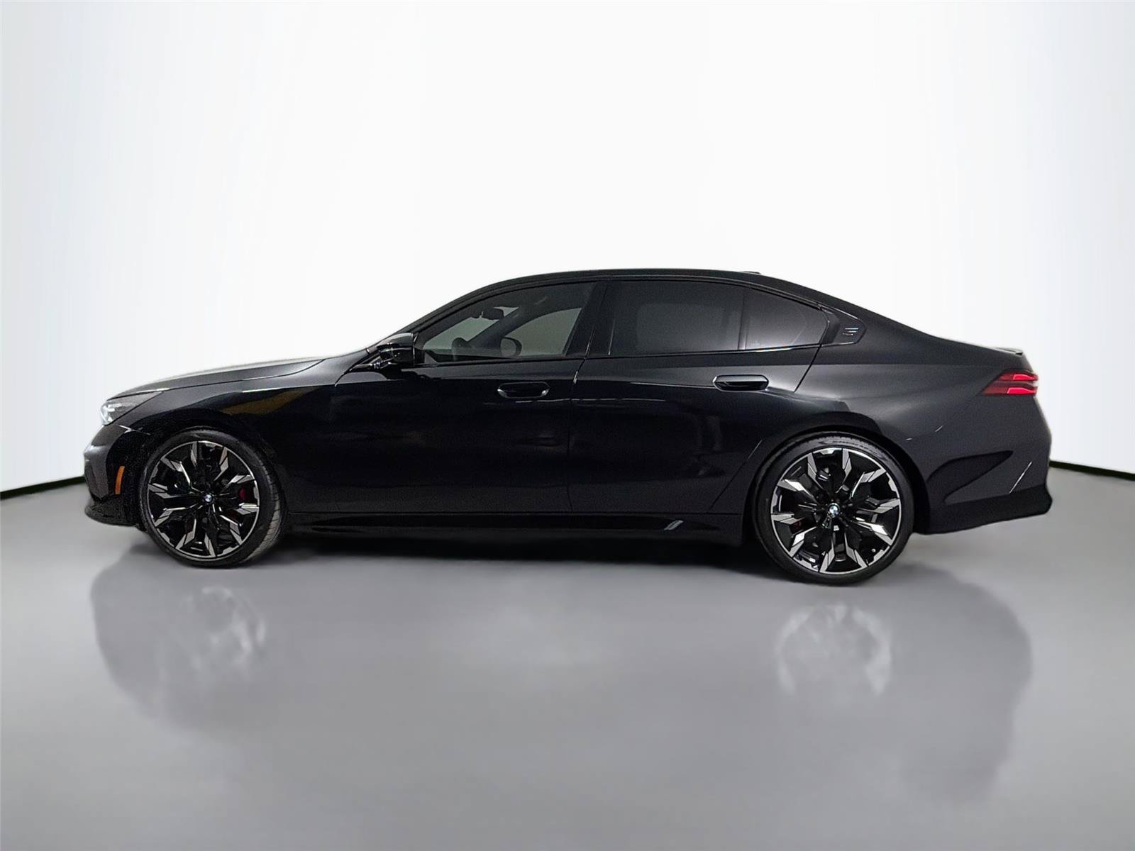 New 2026 BMW i5 M60 AWD/4WD image 8