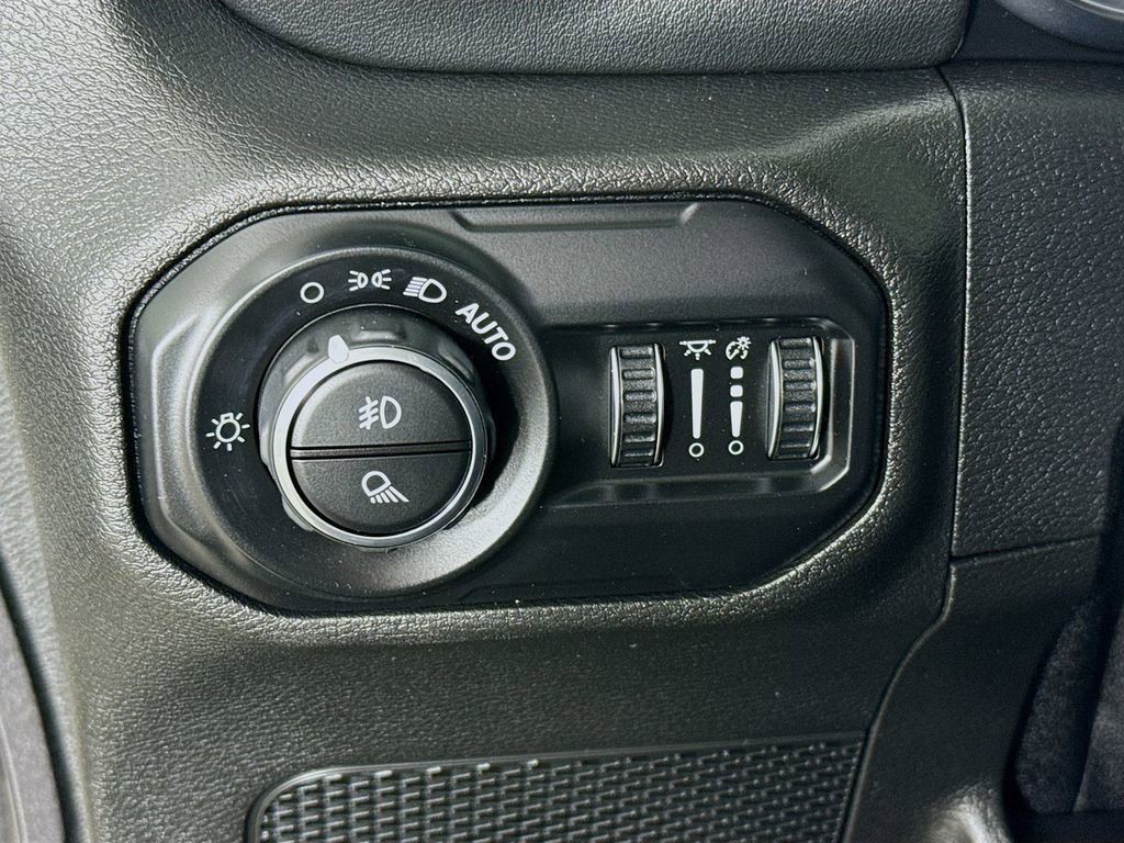 Used 2021 Jeep Gladiator 80th Anniversary AWD/4WD image 12