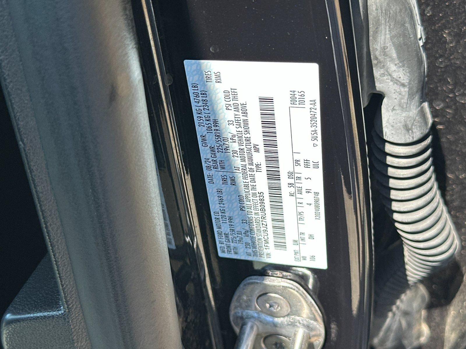 Used 2024 Ford Escape Platinum w/ Premium Technology Package AWD/4WD image 43