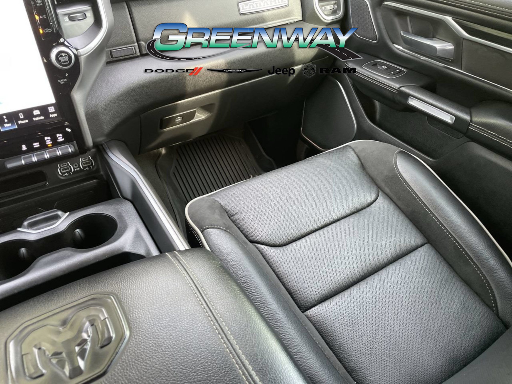 Used 2023 RAM 1500 Laramie AWD/4WD image 12
