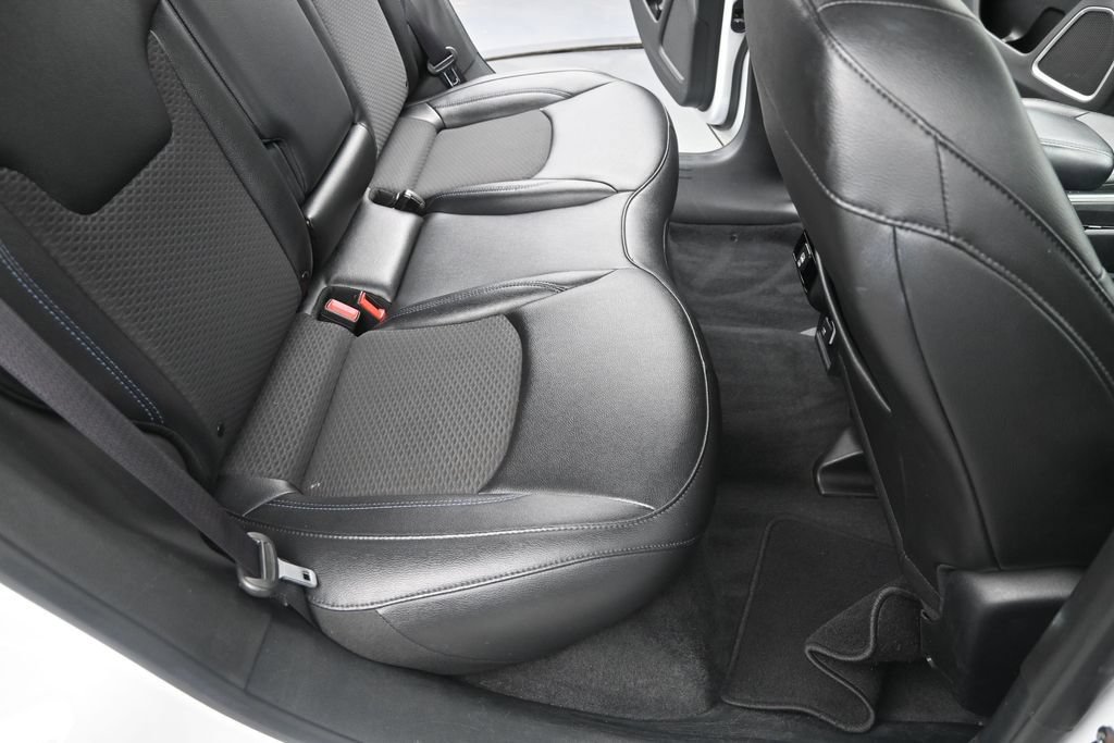Used 2024 Jeep Compass Latitude AWD/4WD image 19