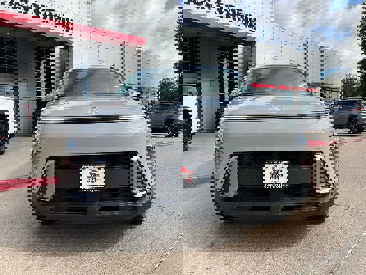 Used 2025 Hyundai Kona SEL image 4