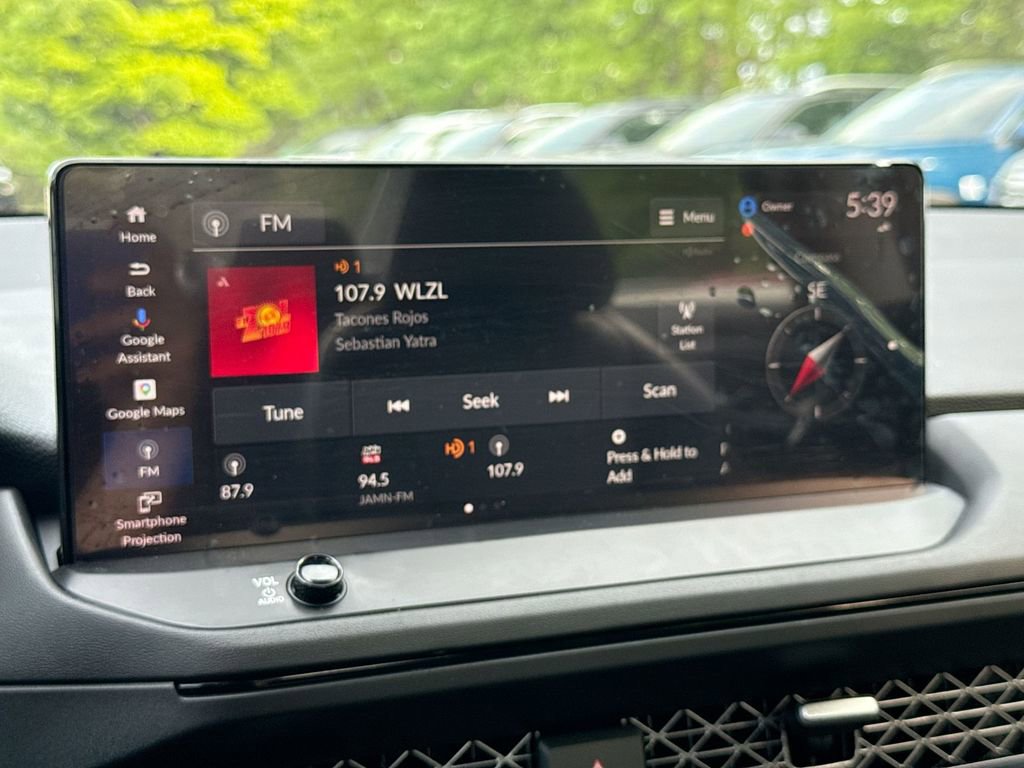 Used 2023 Honda Accord Touring image 12