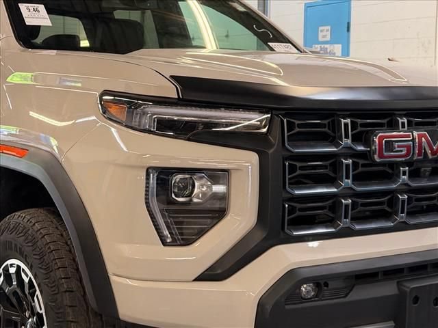 Used 2026 GMC Canyon AT4 w/ Technology Plus Package AWD/4WD image 9