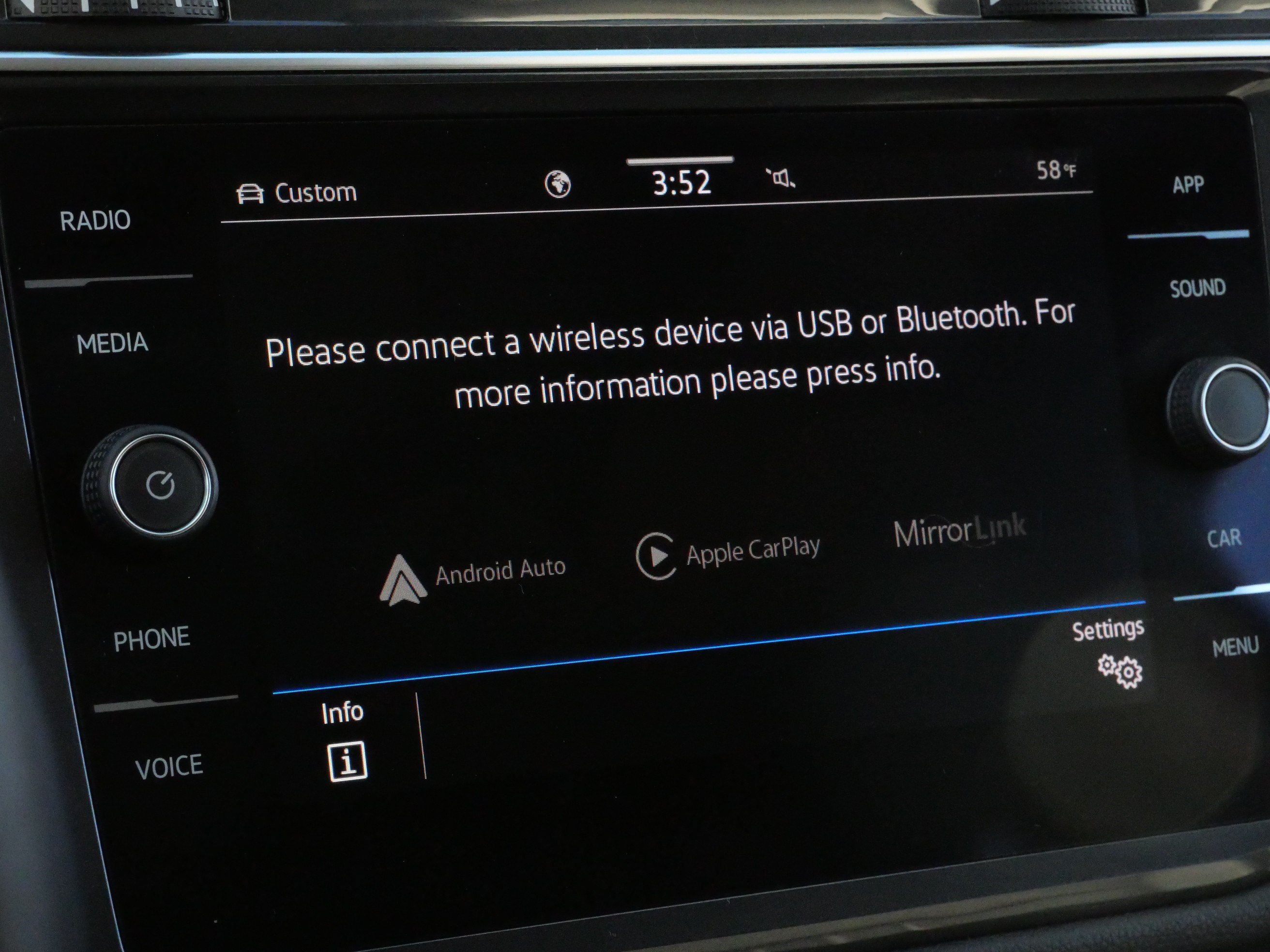 Certified 2023 Volkswagen Tiguan SE w/ Panoramic Sunroof Package AWD/4WD image 29