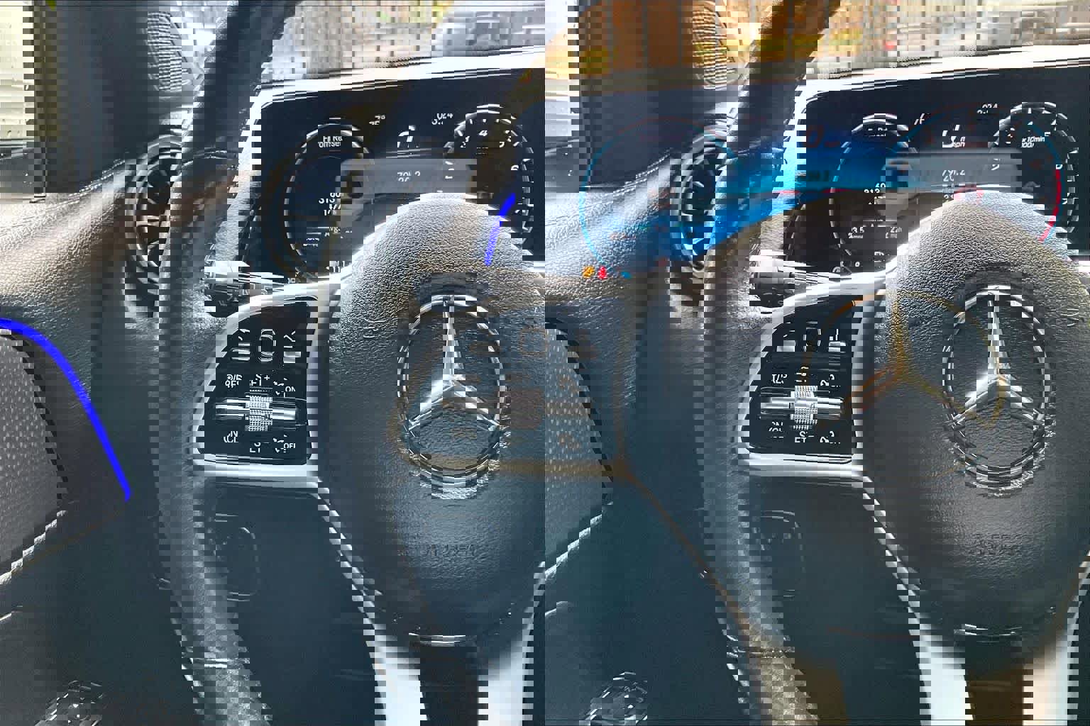 Used 2022 Mercedes-Benz GLB 250 image 23