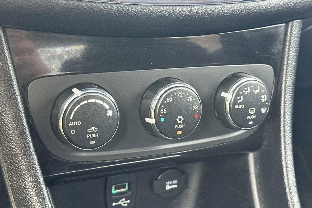 Used 2013 Chrysler 200 Touring w/ Cold Weather Group FWD image 18
