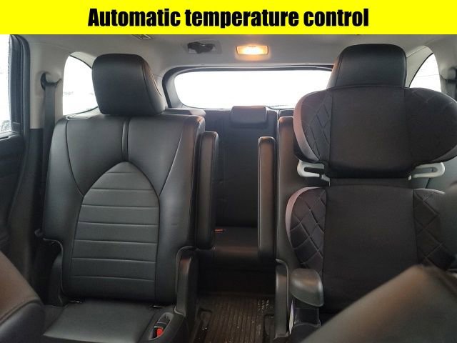 Used 2021 Toyota Highlander XLE image 11
