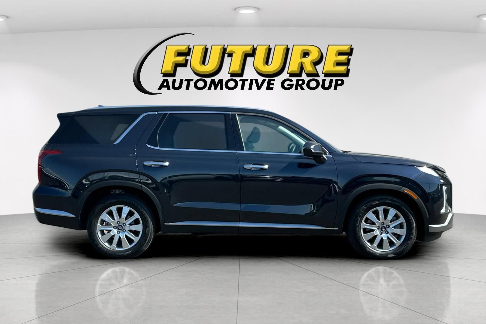 Used 2025 Hyundai Palisade SEL FWD image 3