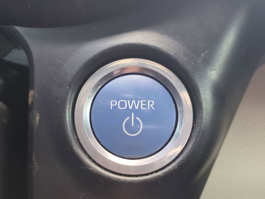 Used 2021 Toyota Sienna XLE FWD image 39