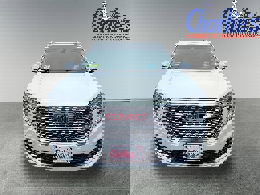 Used 2022 GMC Terrain Denali image 2