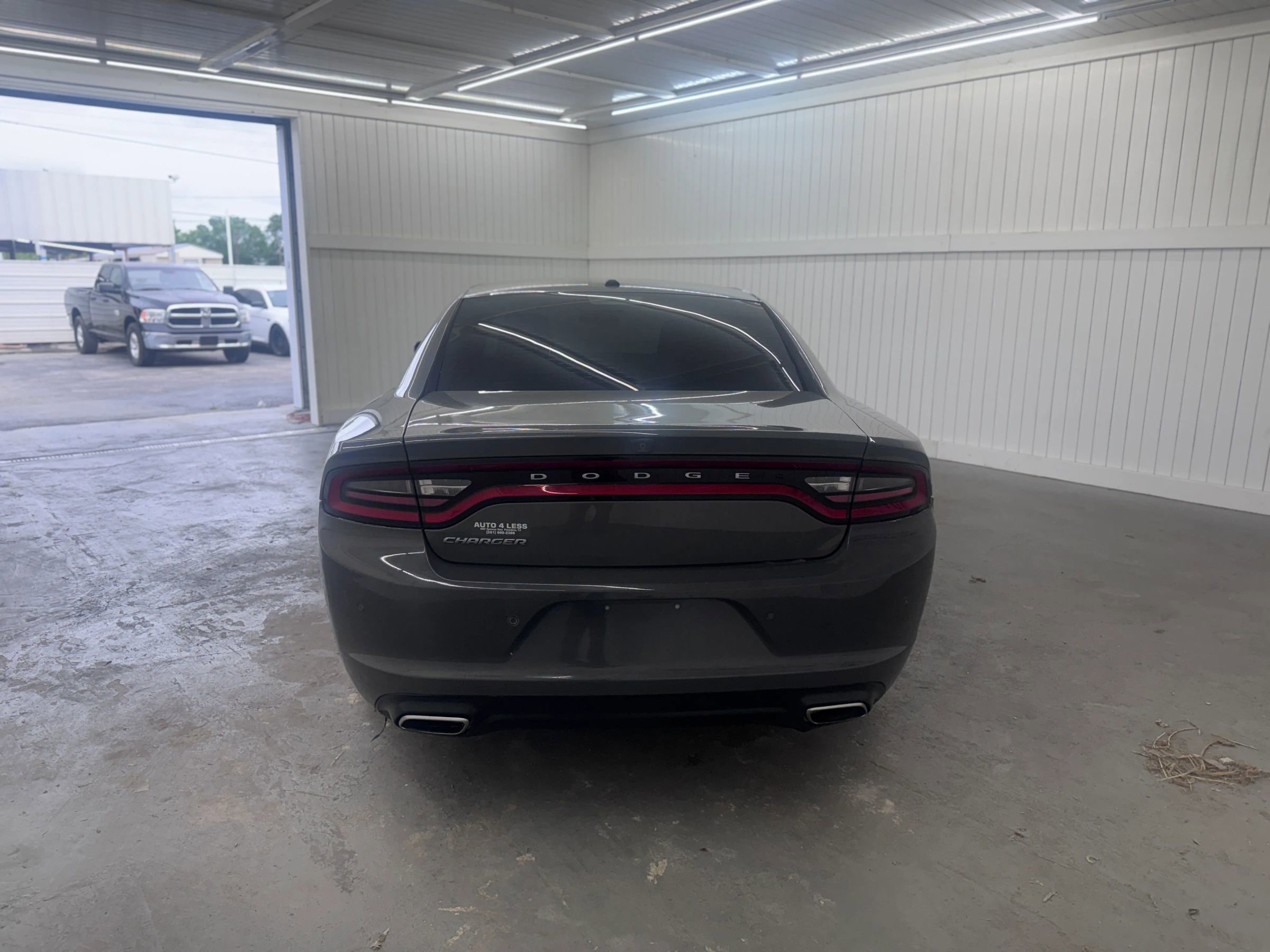 Used 2019 Dodge Charger SXT RWD image 6