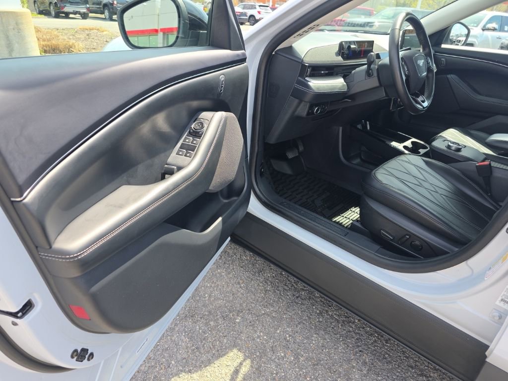 Used 2023 Ford Mustang Mach-E Select image 10