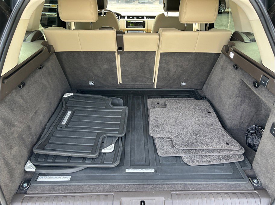Used 2020 Land Rover Range Rover Sport SE image 51
